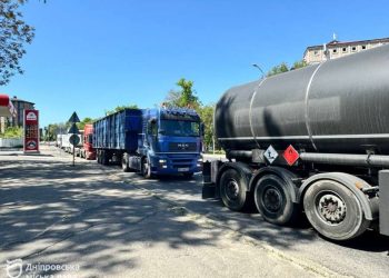 Понад 50 вулиць вже з оновленими дорогами: Дніпро продовжує лагодити асфальтове покриття | АВТО НОВИНИ |