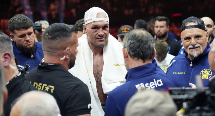 "Постоянно кричит и несет всякую чушь": Экс-чемпион нашел виновного в поражении Фьюри от Усика