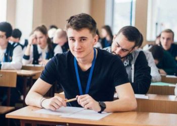 Студенты-мужчины из Днепра могут выезжать за границу: при каких условиях – Дніпро