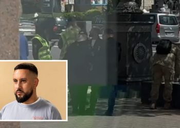 В центре Киева представители ТЦК и полиции остановили певца Монатика: видео – Дніпро