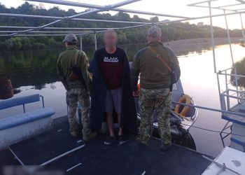 В Украине пограничники задержали аквамена, пытавшегося доплыть к любимой через Днестр – Дніпро