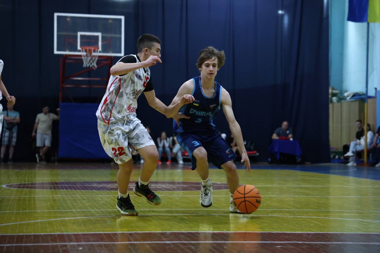 ВЮБЛ юнаки 2009 року: результати та фотогалерея півфіналів в Ужгороді