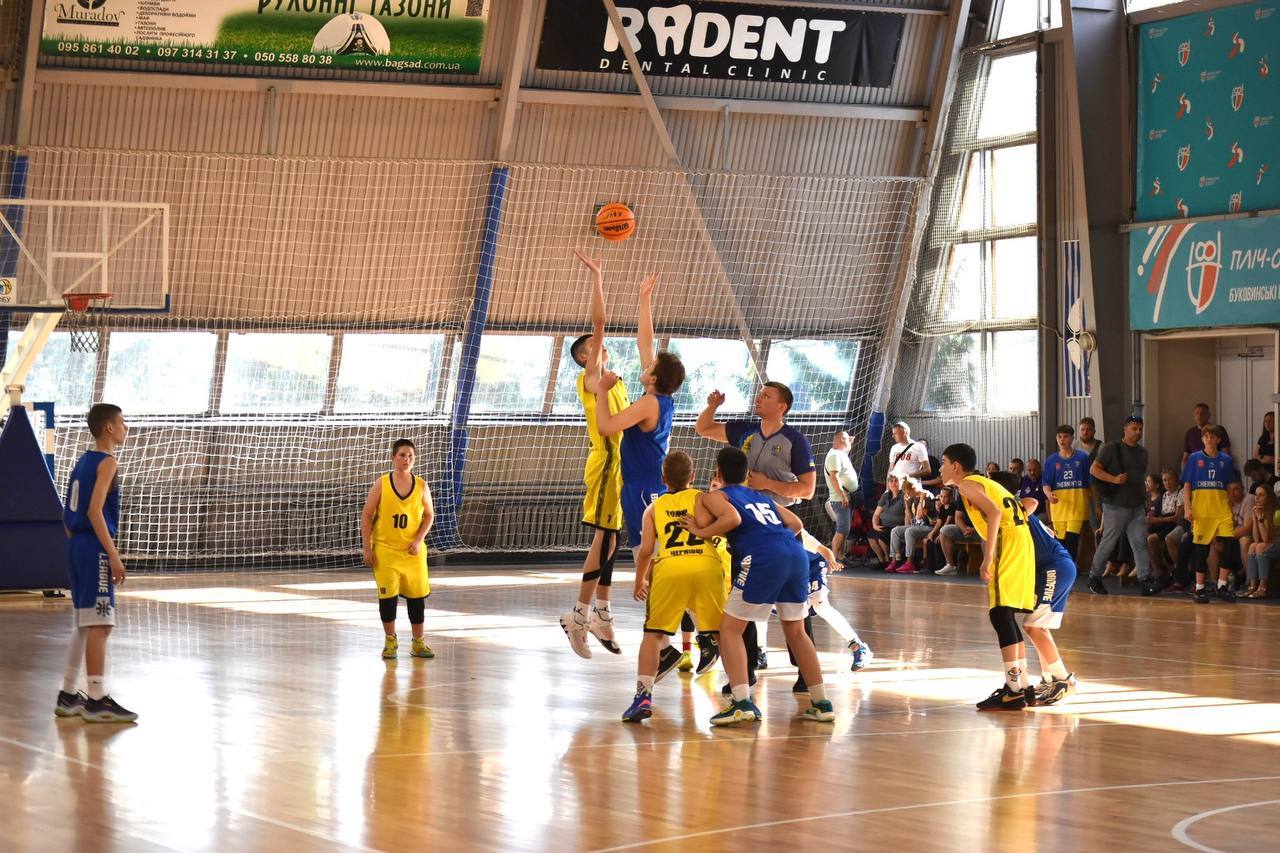 ВЮБЛ юнаки 2011 року: результати та фотогалерея півфіналів у Чернівцях