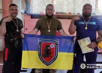Збірна команда поліції Черкащини здобула призове місце у змаганнях з армрестлінгу — Новости Черкасс