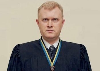 Корумпований суддя Львівського окружного адмінсуду Олександр Коморний скуповує землі та перетворив дружину на латифундистку? | Новини Львова