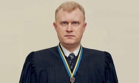 Корумпований суддя Львівського окружного адмінсуду Олександр Коморний скуповує землі та перетворив дружину на латифундистку?