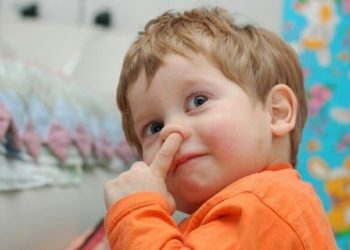 На Тернопільщині 5-річний хлопчик запхав у ніс батарейку