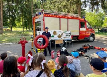 На Уманщині рятувальники завітали до літнього пришкільного табору відпочинку — Новости Черкасс