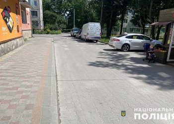 У Тернополі авто збило пенсіонерку