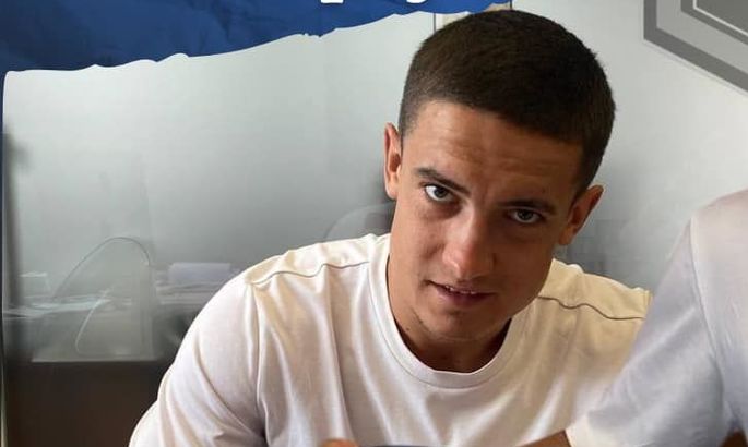 Чайка оголосила про перехід двох гравців