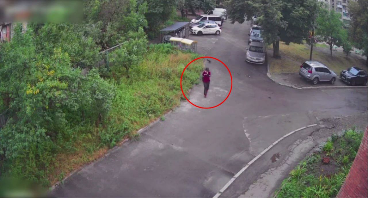 Новости Днепра про Надел панаму и красные перчатки: в Украине разыскивают предполагаемого подозреваемого в убийстве Ирины Фарион