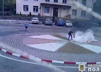 В Киевской области женщина подожгла себя у здания суда – Дніпро