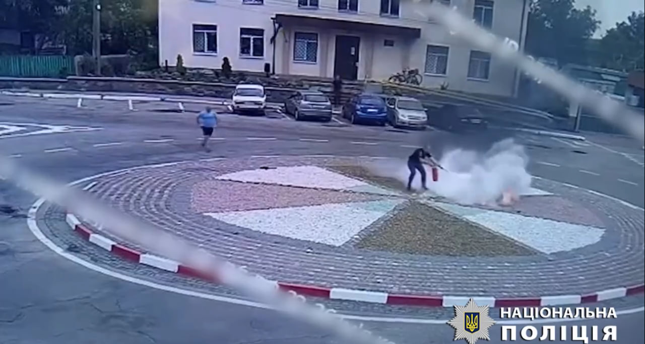 Новости Днепра про В Киевской области женщина подожгла себя у здания суда