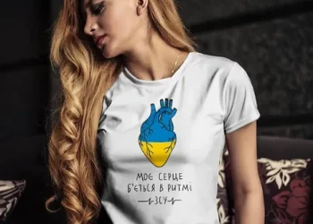 Модні тренди в футболках у 2024 році