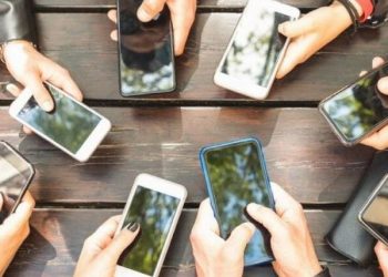 Аксесуари, які полегшать використання вашого смартфона | Терміново новини Тернополя