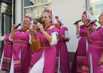 Співочі таланти з Кіровоградщини у центрі Сміли донатять на ЗСУ — Новости Черкасс