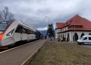 «Укрзалізниця» продовжила маршрут поїзду зі Львова до Карпат