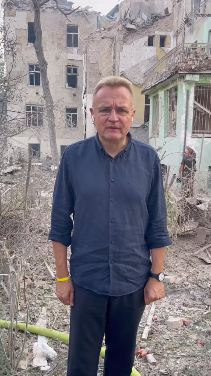 Новости Днепра про Изуродованные школы и жилые дома: в результате атаки на Львов есть погибшие, среди пострадавших - дети