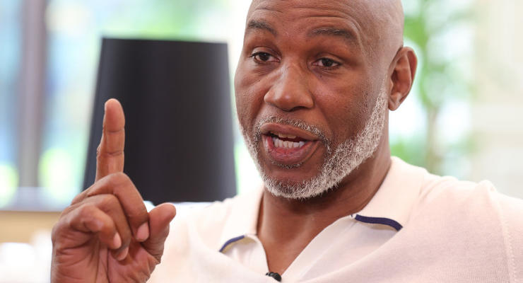 "Я был очень впечатлен": Льюис прокомментировал победу Дюбуа над Джошуа