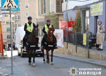 Кінна поліція в Умані забезпечує порядок на час проведення паломницьких заходів — Новости Черкасс
