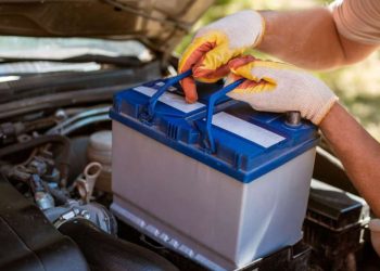 Проблемний акумулятор в авто: як зрозуміти, що час його замінити | АВТО НОВИНИ |