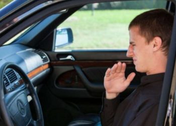 Що може спровокувати запах бензину в автівці: експерти пояснили | АВТО НОВИНИ |