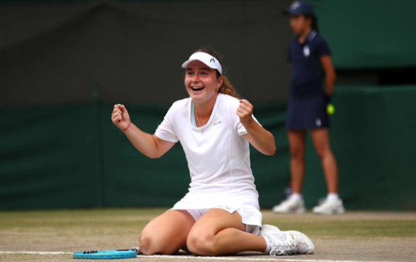 Снигур вышла в четвертьфинал турнира во Франции