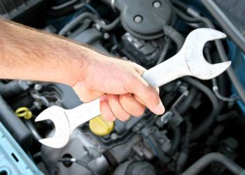 Водіям в Україні заборонили ремонт авто на вулицях: нові штрафи та правила | АВТО НОВИНИ |