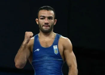 Олімпійське трико Насібова продали на аукціоні за 500 тис. гривень: Усик не перебив ставку | Боротьба |