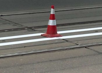 Дорожню розмітку нанесли у Дніпрі на Старому мосту | АВТО НОВИНИ |