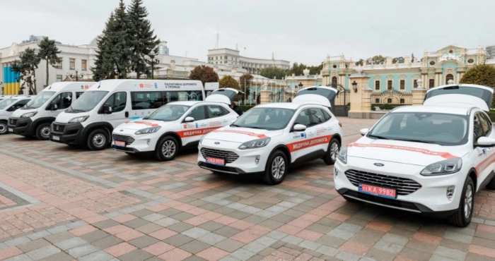 Автомобілі для надання мобільних послуг. Фото: Міністерство охорони здоров'я.