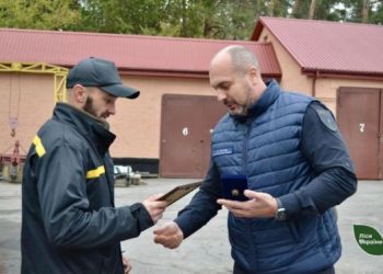 Лісівника з Черкащини Олега Несена відзначили нагрудним знаком ДСНС України «За відвагу в надзвичайній ситуації» — Новости Черкасс