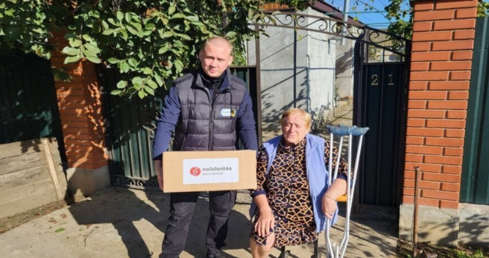 Гуманітарна допомога від благодійних фондів. Фото: Білозерська селищна військова адміністрація/Facebook.