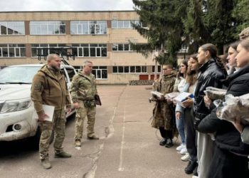 Учні колегіуму  «Берегиня» передали Добровольчому формуванню Черкаської територіальної громади підсилення — Новости Черкасс