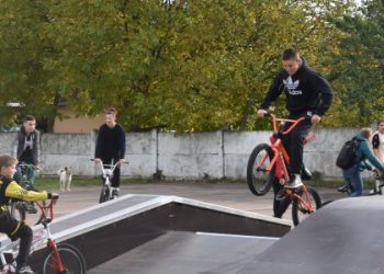 Зняв з дитини шорти: матір підлітка з Львівщини оштрафували — Львівщіна
