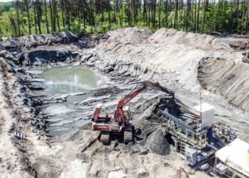 Китаєць купив у Мазепи видобувача бурштину. Мазепа та Антонов зайшли в два кар’єри, які пов’язували з Дерипаскою