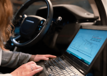 Аксесуари для автомобіля: 5 речей, які зроблять ваше авто мобільним офісом | АВТО НОВИНИ |