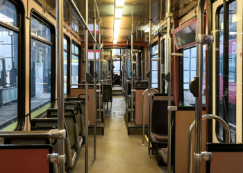 Бернські трамваї у Львові оснащують системою е-квитка. Як це відбувається