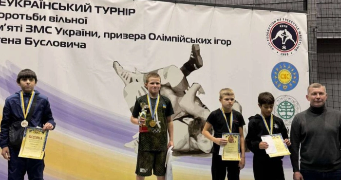 Назарій Чапурін разом із іншими призерами / Херсонська ОВА