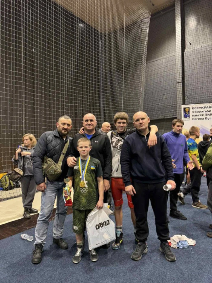 Назарій Чапурін з командою / Херсонська ОВА