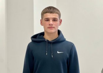 Львівські лікарі врятували зір 17-річному хлопцю після небезпечного поранення ока уламком шурупа