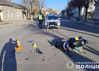 На Тернопільщині водійка збила чоловіка на скутері