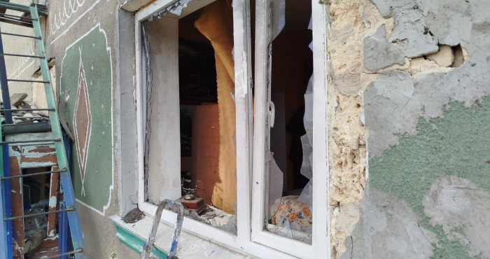 Понівечений російськими обстрілами будинок у Білозерці / Херсонська ОВА