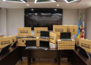 Три черкаські школи отримали нові ноутбуки  — Новости Черкасс