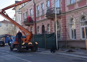 У Бучачі обмежили рух – реставрують місцеву бібліотеку
