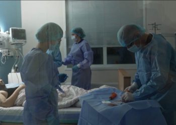 У Львові вперше пересадили кістковий мозок військовому. Донором став його брат