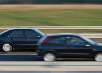 В Україні хочуть позбавляти водіїв прав за повторне порушення правил обгону та проїзду перехресть | АВТО НОВИНИ |