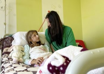 Жила під загрозою внутрішньої кровотечі. Львівські лікарі провели судинну операцію 10-річній дівчинці