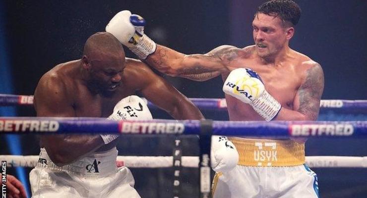 Бриедис назвал причину плохого выступления Усика в бою с Чисорой