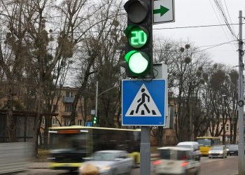 До кінця року майже 90% світлофорів у Львові матимуть резервне живлення